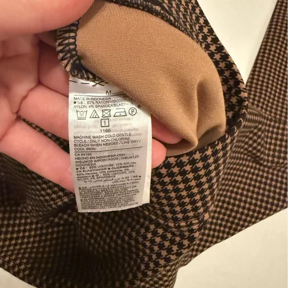 Old Navy High-Waisted Stevie Houndstooth Printed Ponte-Knit Pants - Picture 8 of 10